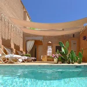 4* Риад Dar Housnia